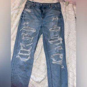 American Eagle Ripped jeans. Size 10 Regular. Gently Worn